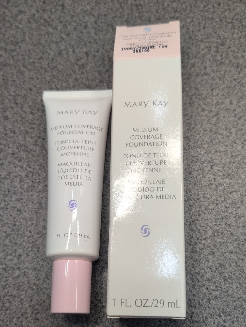 Mary Kay Medium-Coverage Foundation - Ivory 104